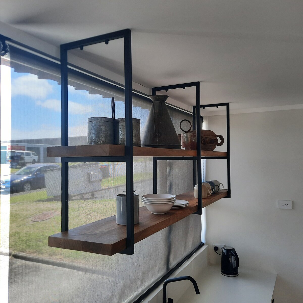 Ladder Style Shelf Bracket 275mm (1)